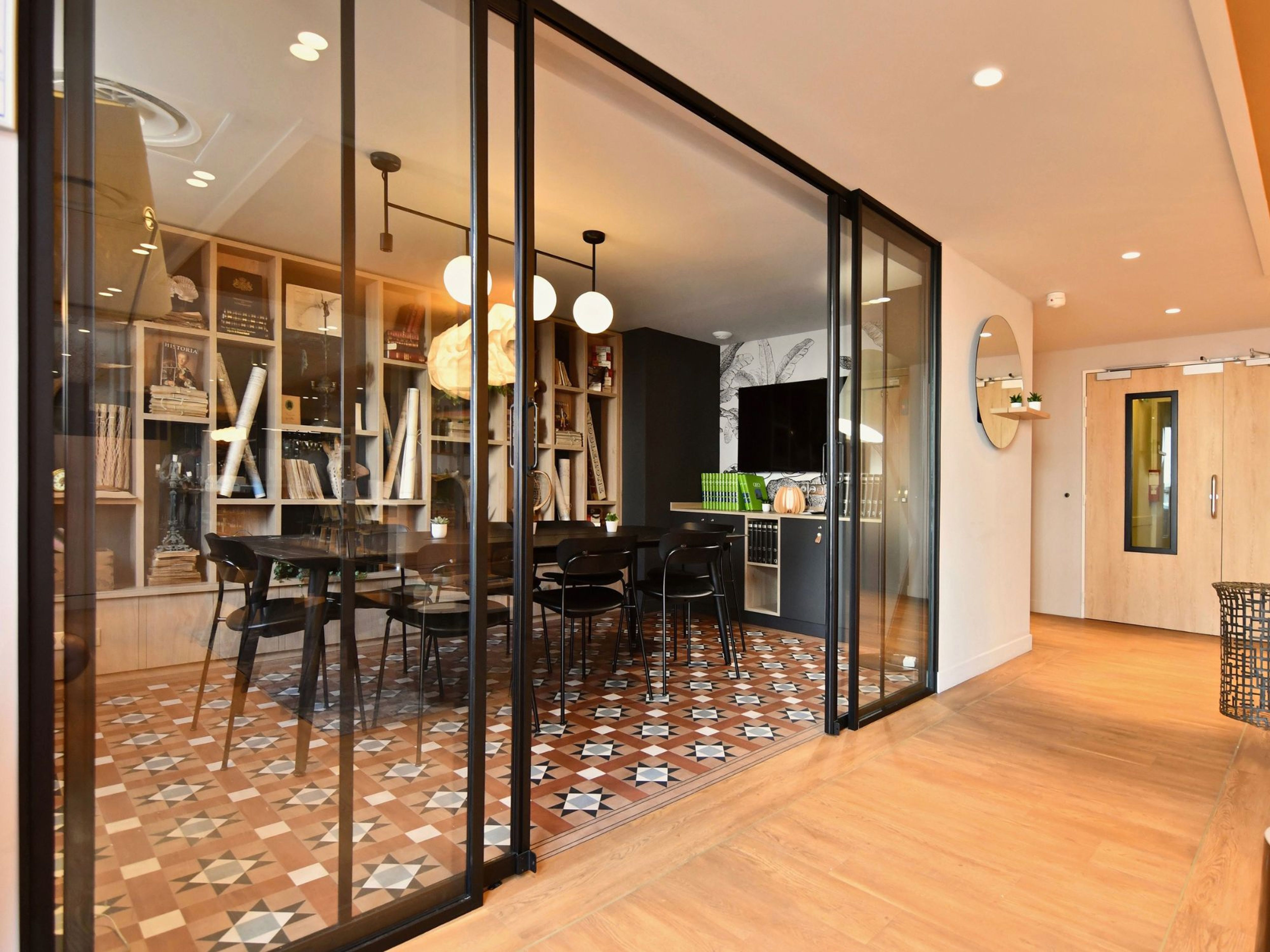 Salle de réunion - 8 personnes