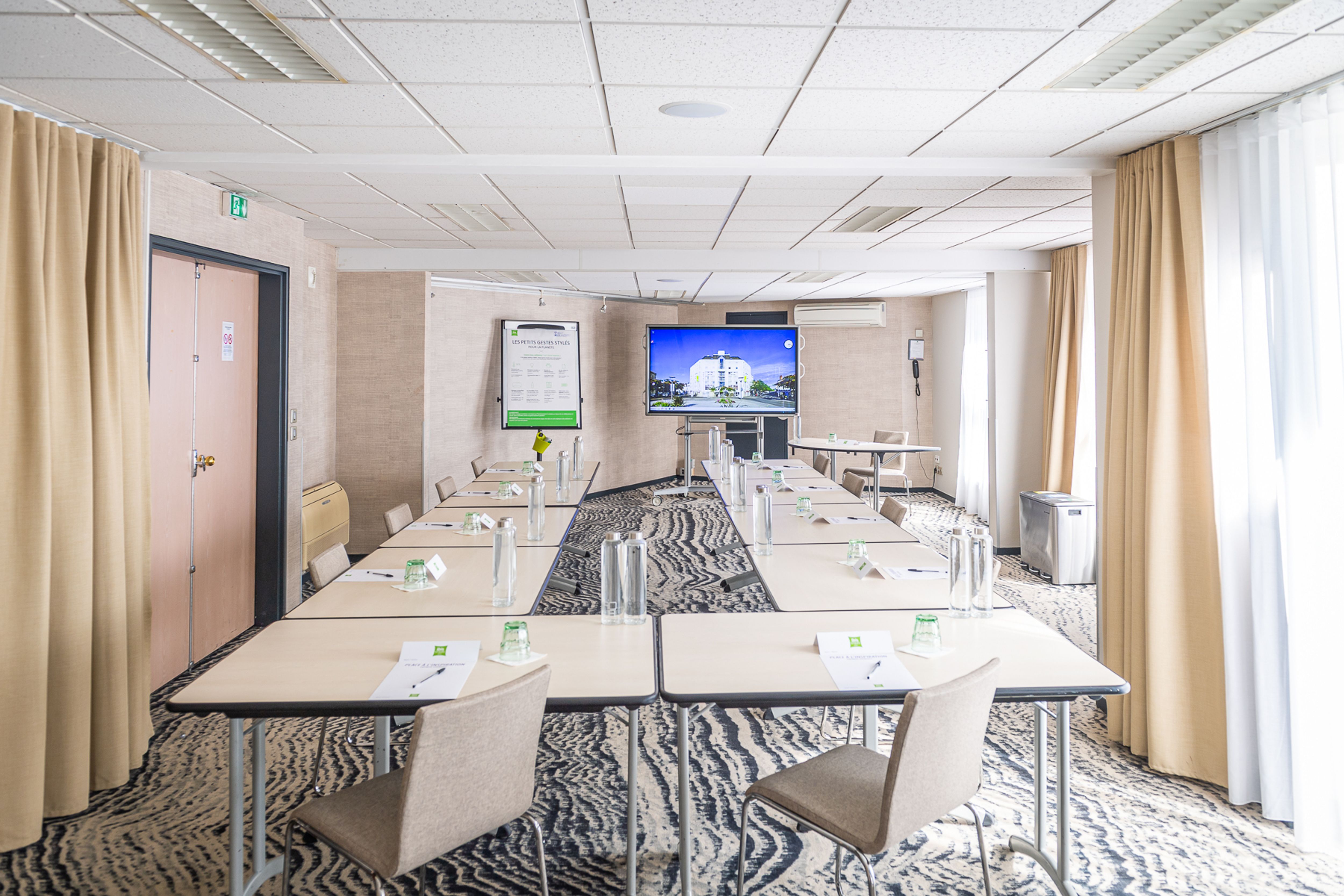 Wojo Tours - Ibis Styles Centre