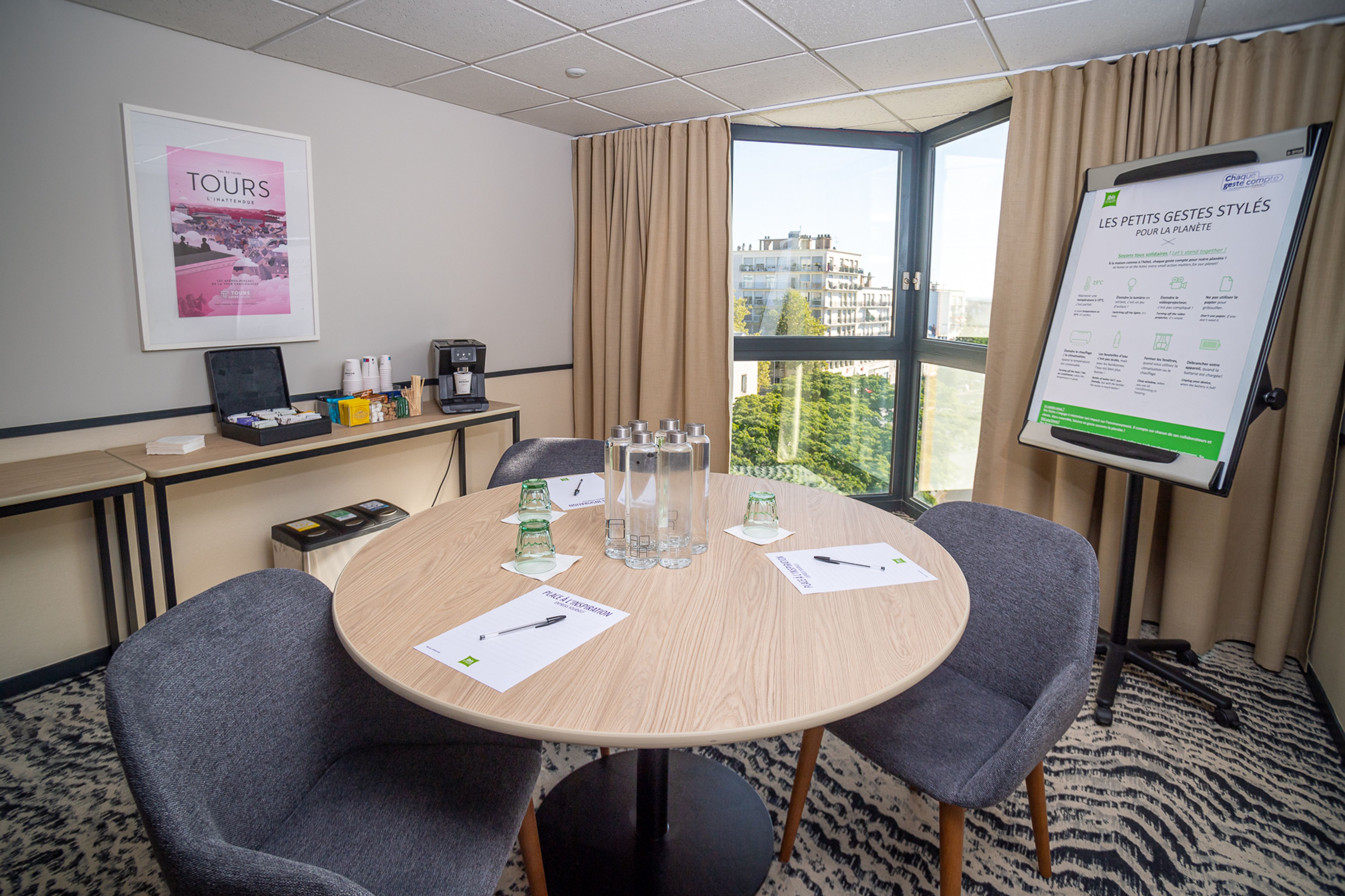 Wojo Tours - Ibis Styles Centre