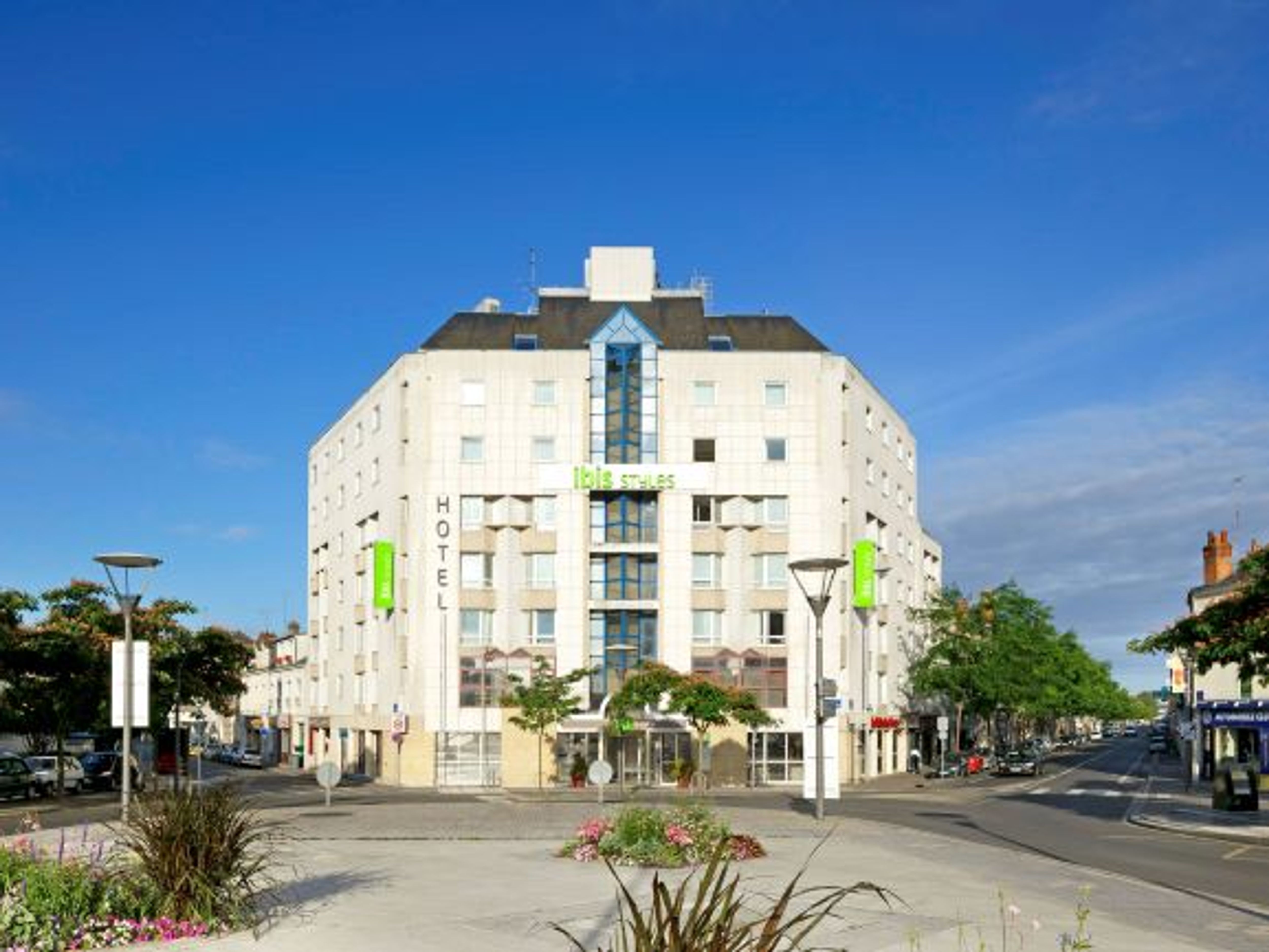 Wojo Tours - Ibis Styles Centre